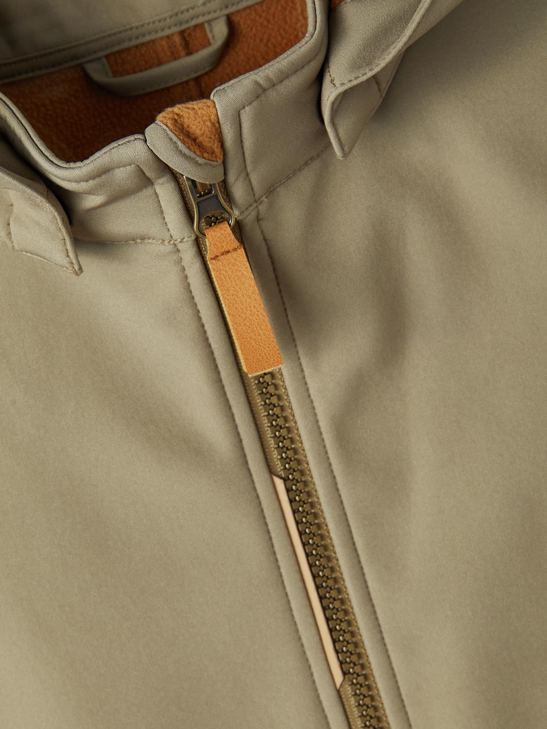 model_shot-front_full